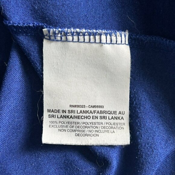 Nike Women's Athletic "Just Do It" V-Neck Graphic T-Shirt, Medium - Picture 4 of 5